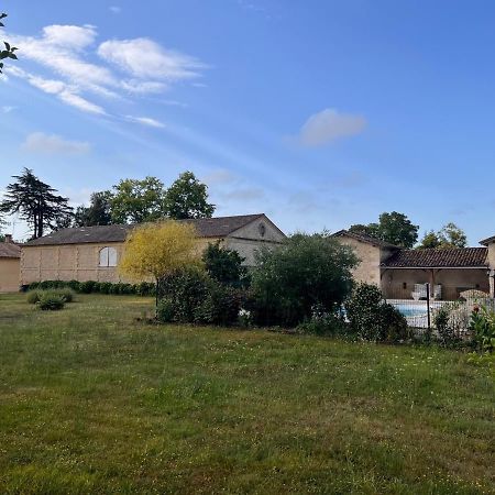 Domaine Clos Et Arbore De 3 Ha Avec Deux Maisons Lamothe-Montravel Luaran gambar