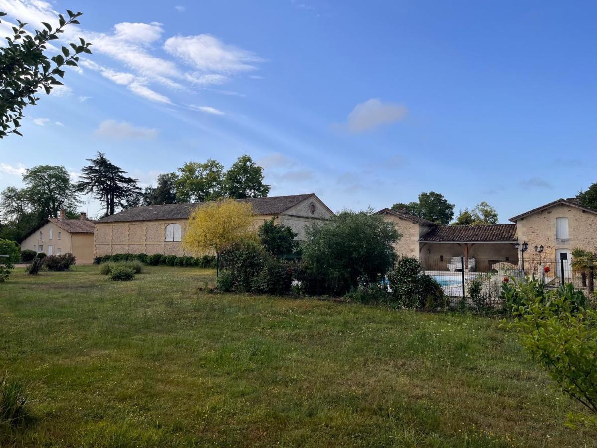 Domaine Clos Et Arbore De 3 Ha Avec Deux Maisons Lamothe-Montravel Luaran gambar